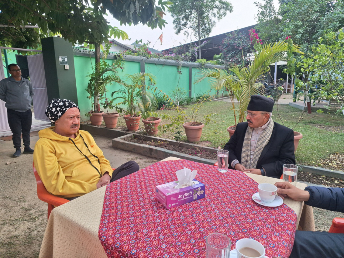 धनगढी उपमहानगरपालिका–४ मा रहेको हमालको निवासमा परराष्ट्रमन्त्री आरजु राणा देउवा, वन तथा वातावरण मन्त्री ऐनबहादुर शाही, सुदूरपश्चिमका मुख्यमन्त्री कमलबहादुर शाह, सामाजिक विकास मन्त्री मेघराज खड्का, सामाजिक राज्यमन्त्री सरस्वती खड्का, पूर्व भौतिक पूर्वाधार विकास मन्त्री प्रकाशबहादुर देउवा, पूर्व प्रधानमन्त्री पुष्पकमल दहाल (प्रचण्ड), पूर्व शिक्षा, पूर्व विज्ञान तथा प्रविधि मन्त्री गिरिराजमणि पोखरेलले पुगेका हुन।