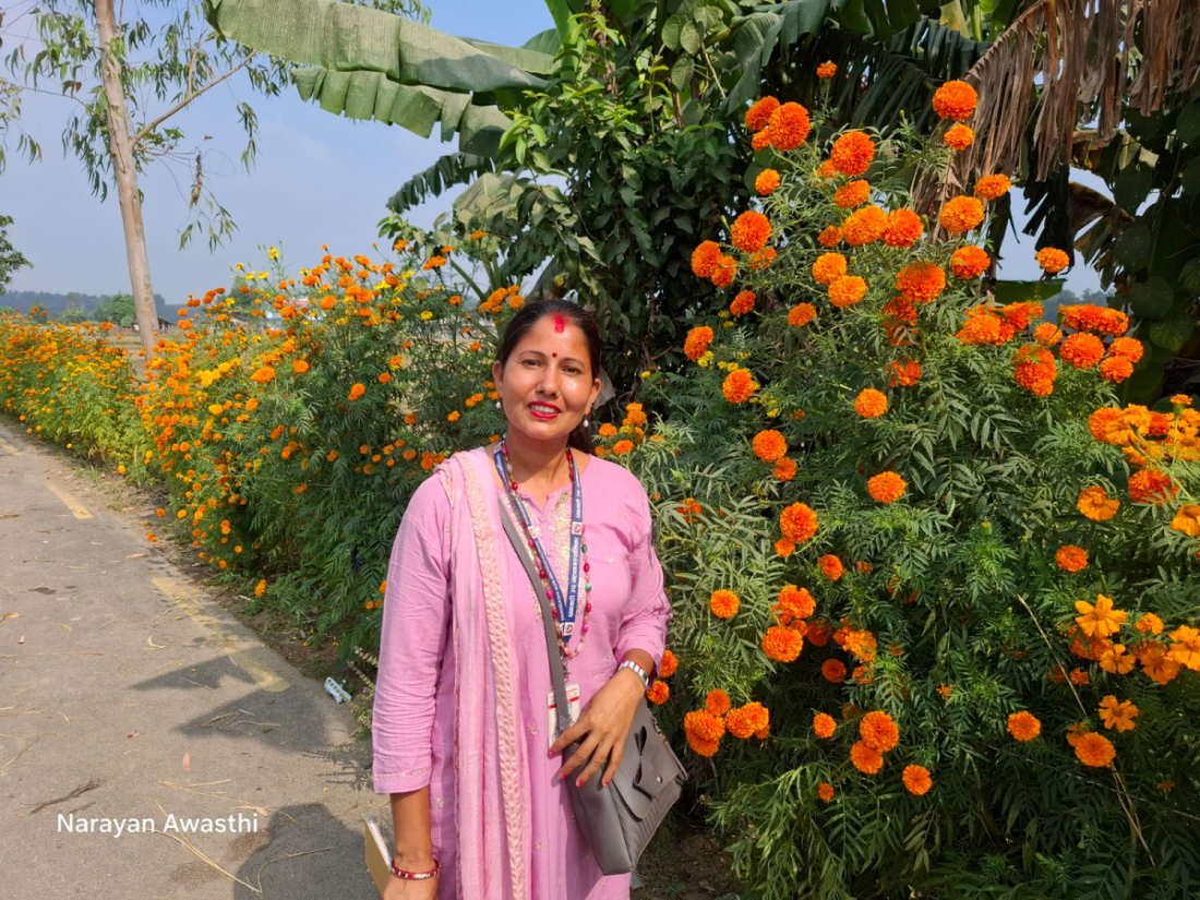 समुदायमा सरसफाइसँगै सडक किनारमा चौपाया बाध्ने र निर्माण सामाग्री राख्न नदिन समितिले फूल रोपेको हो।