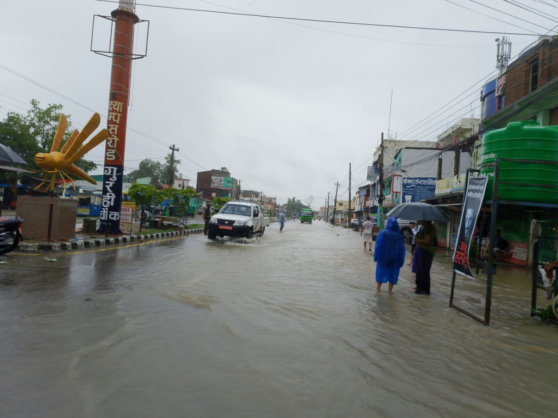  धनगढी उपमहानगरपालिका, पार्क मोड, रातो पुल, गुरही चोक तथा धनगढीबा बस्तीहरू डुबानमा छन्। 