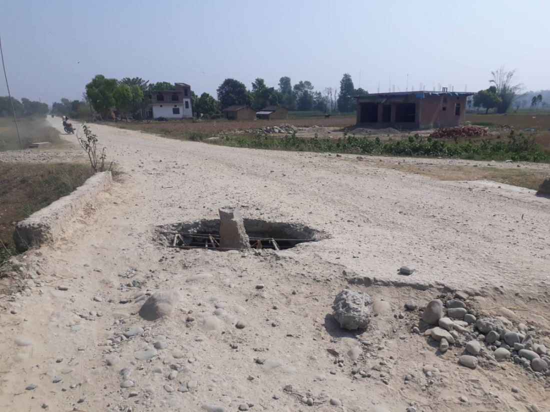 धनगढी दिपायल फास्ट ट्रयाकको धनगढी–खुटिया खण्डमा परेको भ्वाङ   