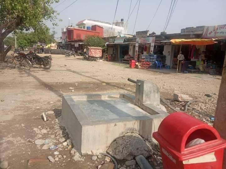 कैलालीको मसुरिया बजारमा रहेको धाराको पानी सुकेको छ। 