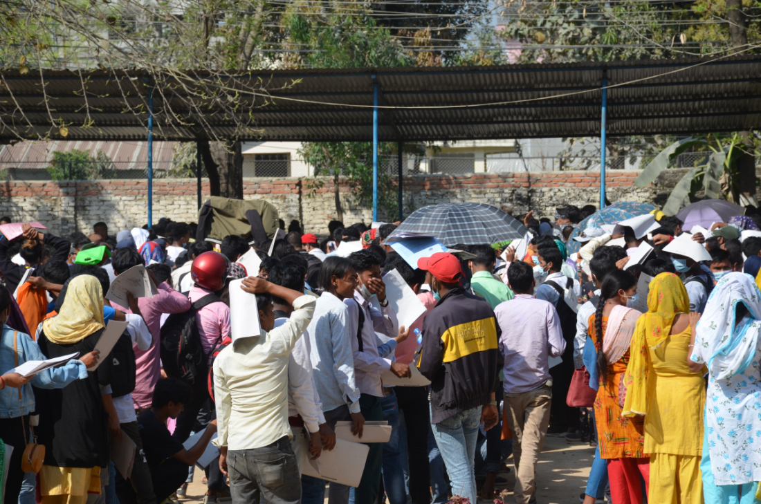  भर्ना हुन आउनेहरुको संख्या धेरै रहेको उनले बताए। 