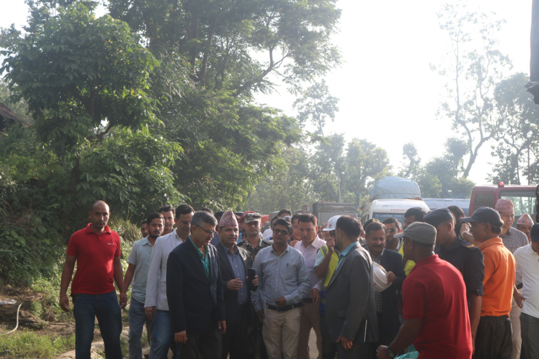 संघीय भौतिक पूर्वाधार तथा यातायात मन्त्री प्रकाश ज्वाला र प्रदेशका भौतिक पूर्वाधार विकास मन्त्री प्रकाशबहादुर देउवा, आर्थिक मामिला मन्त्री नरेशकुमार शाही, सामाजिक विकास मन्त्री झपटबहादुर साउँदले सडक निरीक्षण गरेका हुन्।