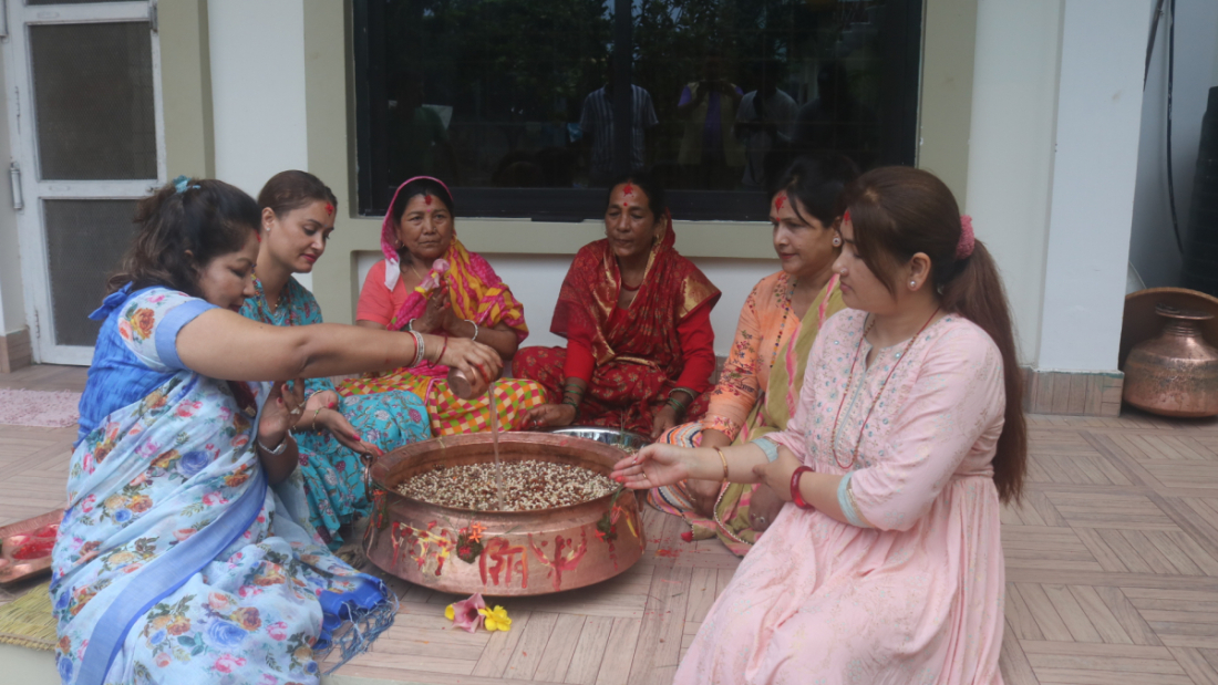 धनगढीको देउवा निवासमा हरेक वर्ष गौरा ल्याउने गरिन्छ।