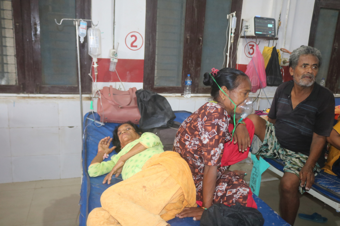 बिरामीले उपचार नपाउने गुनासो गर्ने गरेका छन्।