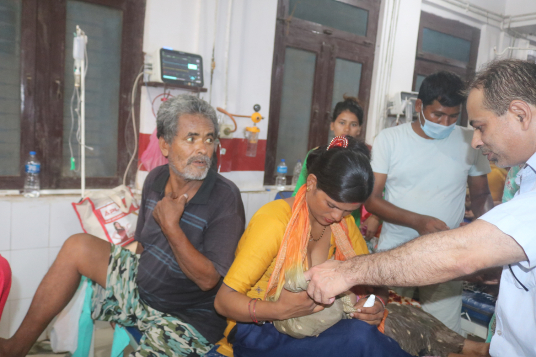 सेती आकस्मिक कक्षमा स्वास्थ्यकर्मीको संख्या पनि न्यून छ। 