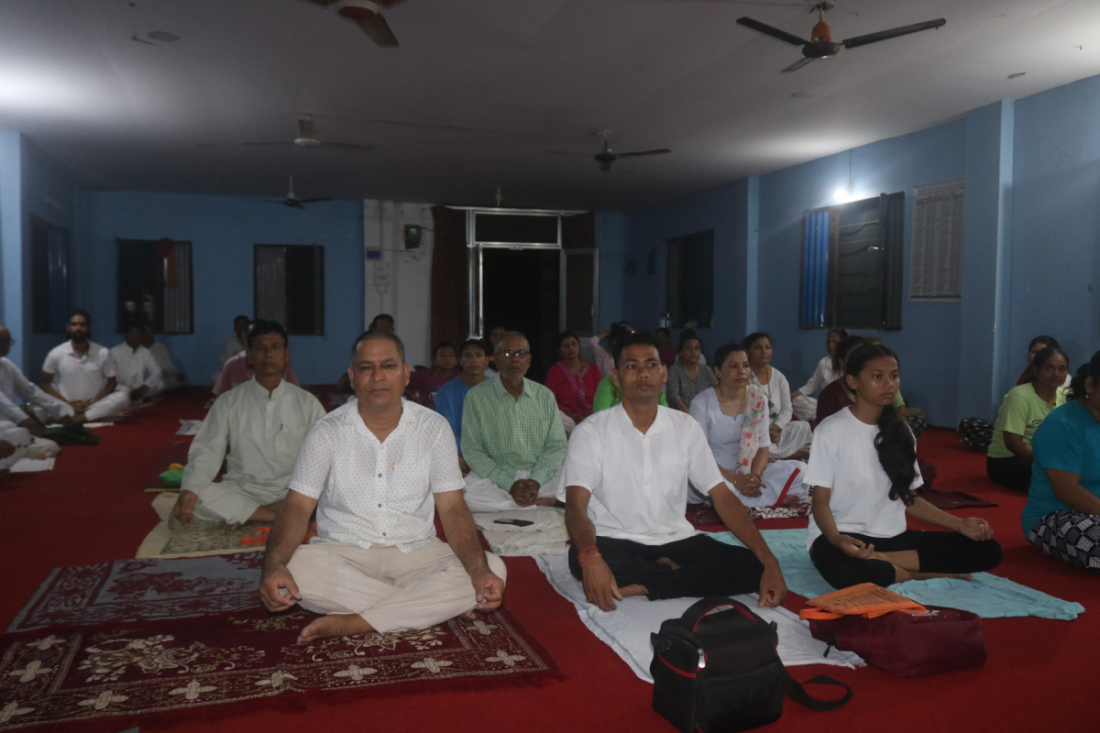 हरेक दिन बिहान साढे चार बजेदेखि सात बजेसम्म प्रशिक्षण दिइने छ।