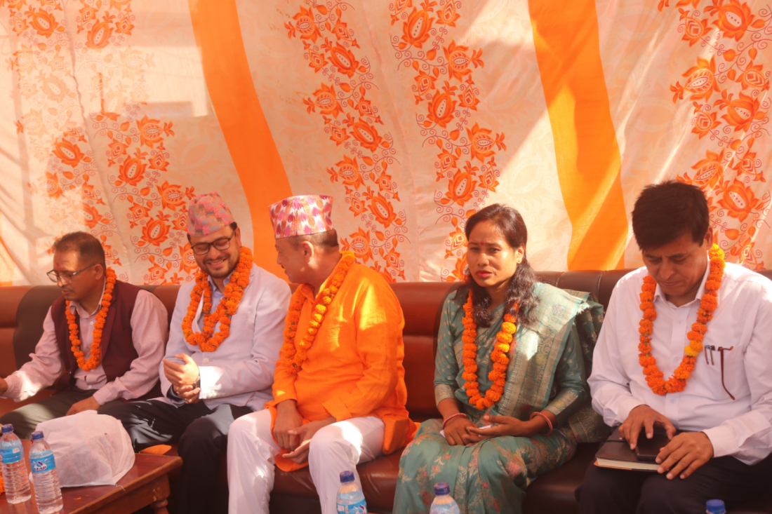 प्रदेश सरकारले निर्माण गर्ने सडकको भौतिक पूर्वाधार विकास मन्त्री प्रकाशबहादुर देउवाले शिलान्यास गरेका हुन्।