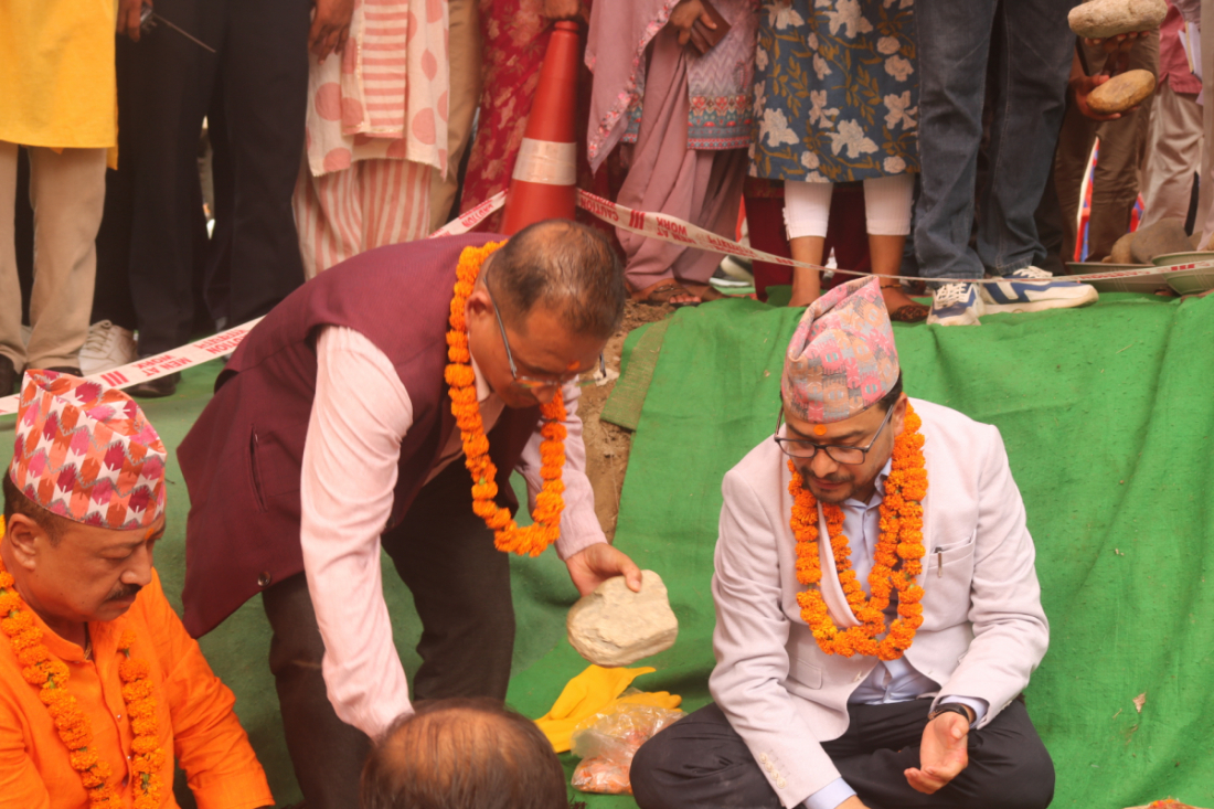शिलान्यास कार्यक्रममा प्रदेशका उद्योग, पर्यटन वन तथा वातावरण मन्त्री रमेशसिंह धामीको पनि उपस्थिति थियो।