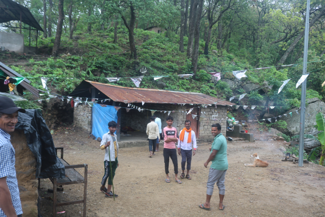 भारतीय तीर्थालु उल्लेख्य आउने गर्छन्।