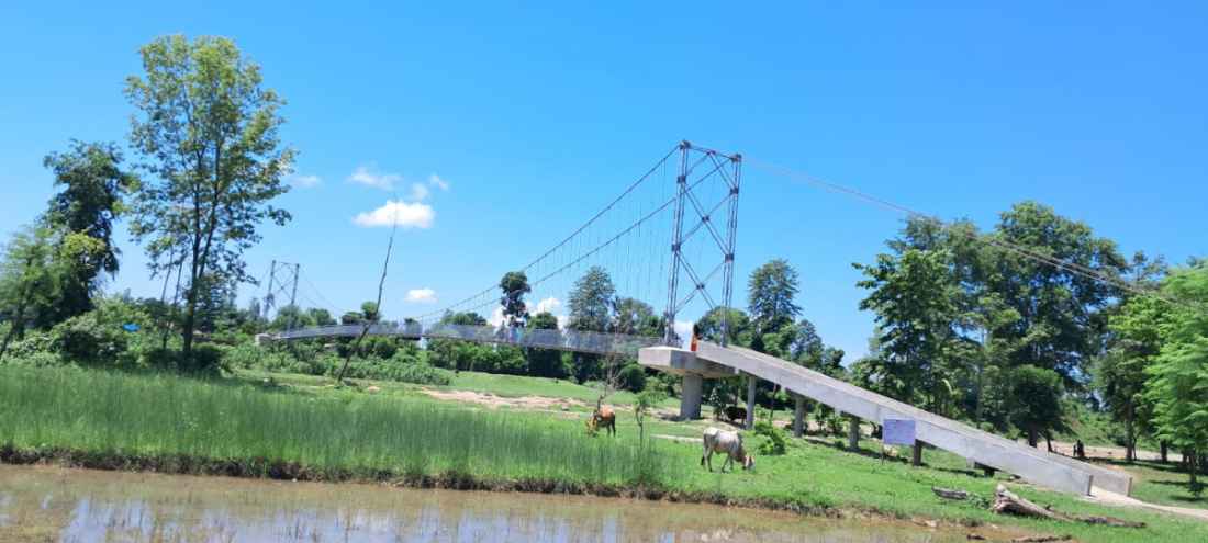 स्वीस सरकारको तर्फबाट हेल्भेटासको प्राबिधिक सहयोगमा नेपाल सरकारले सुदूरपश्चिममा  हालसम्म १ हजार १४७ वटा झोलुङ्गे ल निर्माण गरेको छ।