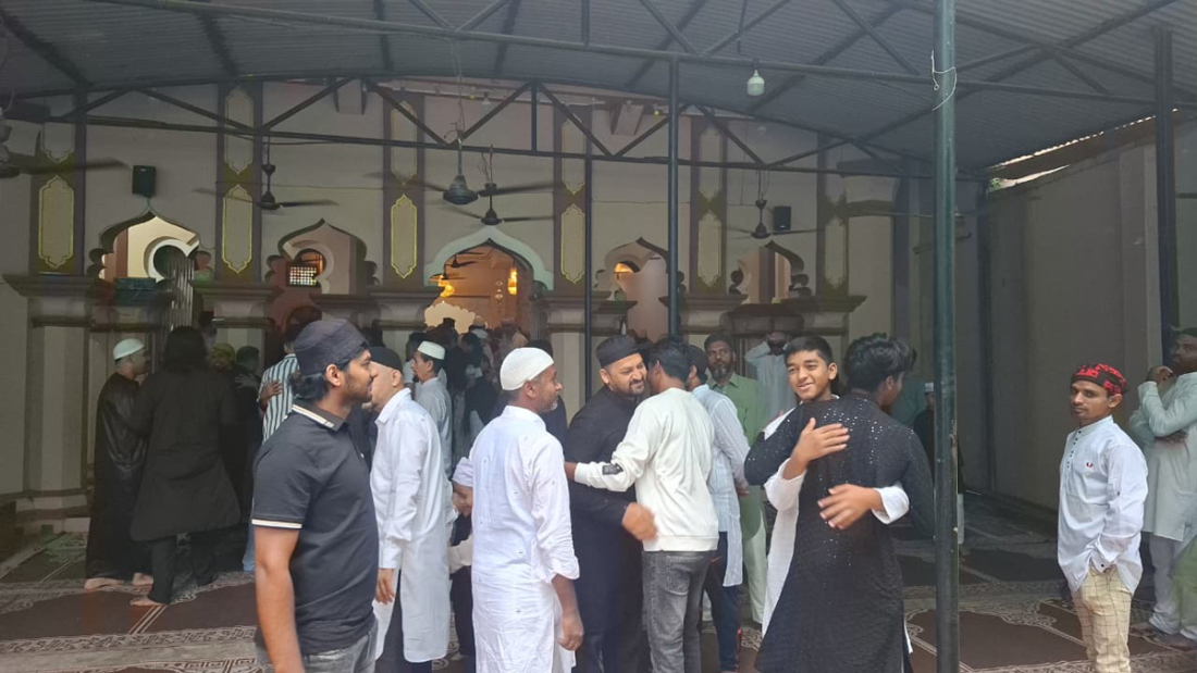 बकर इदमा शुभकामना आदानप्रदान